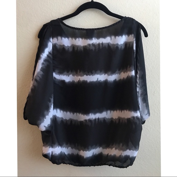 Converse black and white open sleeve top. Small. - Picture 2 of 3